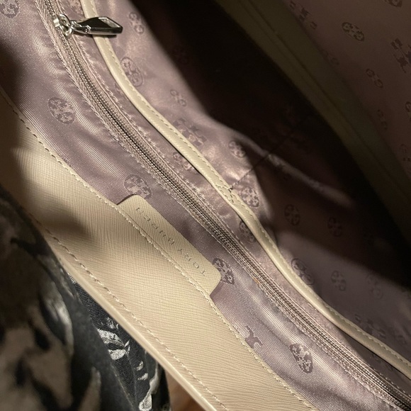 Tory Burch York Tote. - Picture 10 of 11